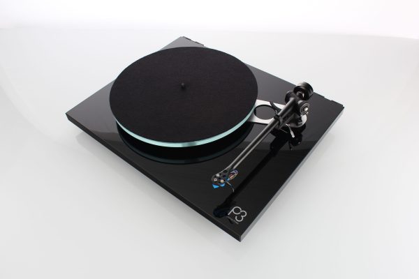 Rega PLANAR 3 Turntable – No Cartridge - Gloss Black (262481)